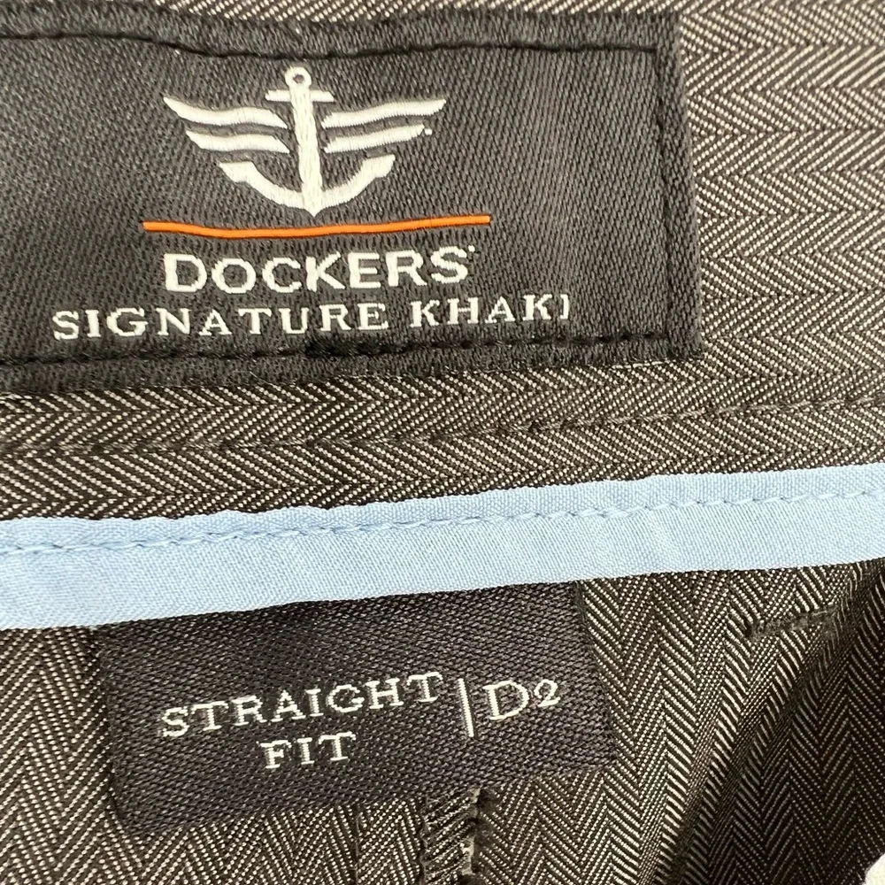 DOCKERS SIGNATURE KHAKI STRAIGHT FIT D/2 GREY PANTS‎ NWOT